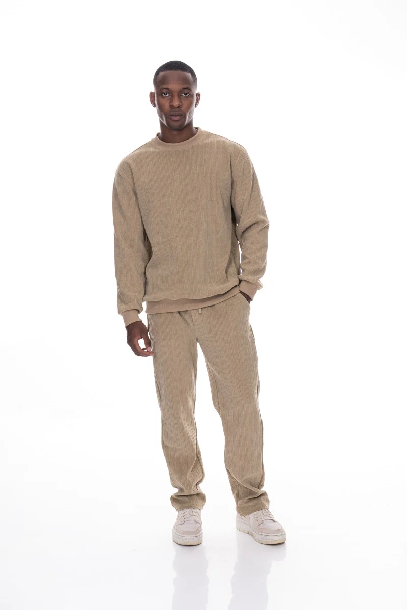 طقم سويت شيرت وبنطال رياضي منقوش - بيج